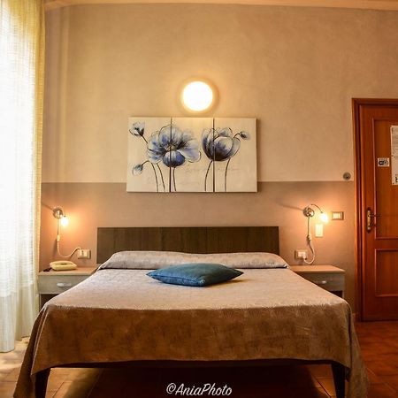 Albergo Florida ตัจจา ภายนอก รูปภาพ