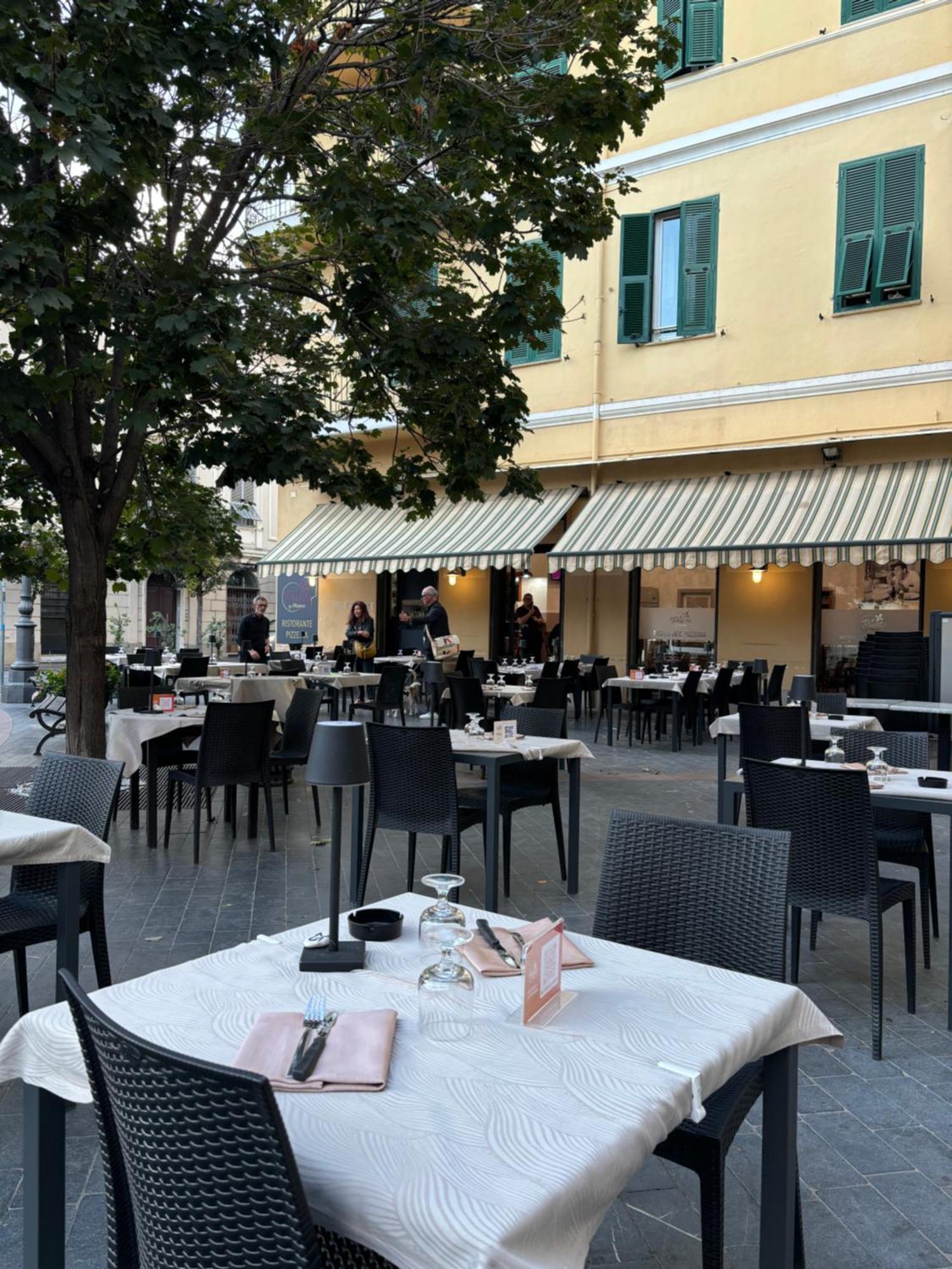 Albergo Florida ตัจจา ภายนอก รูปภาพ